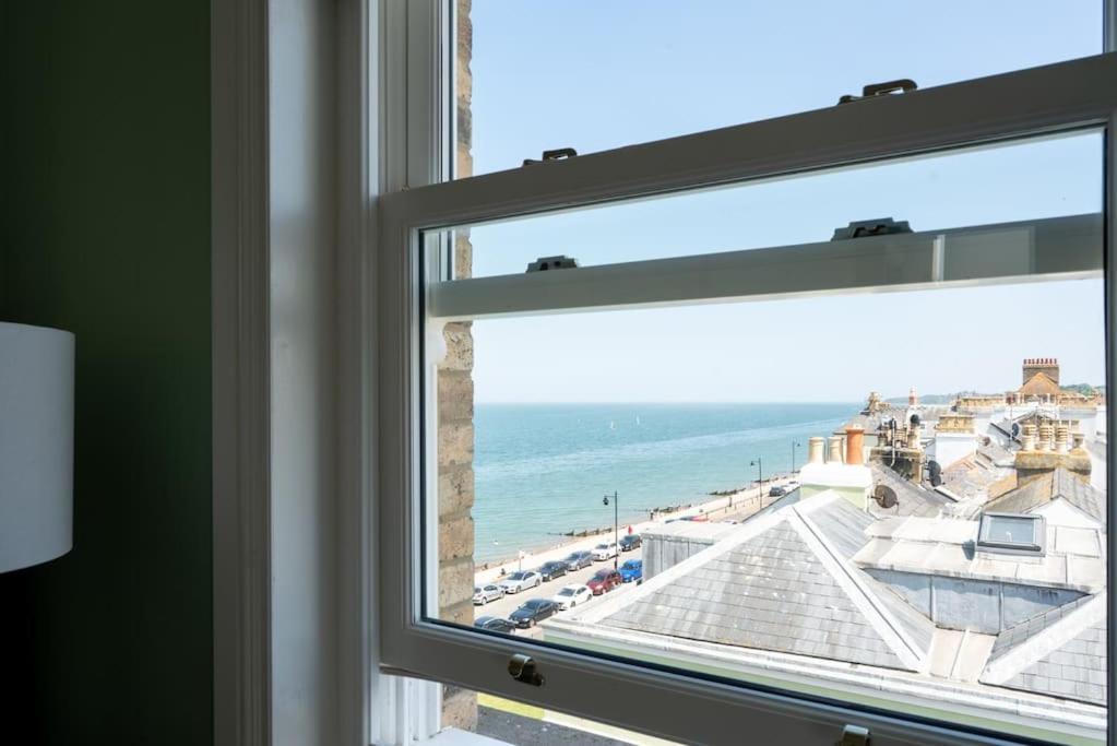 Luxury Duplex Penthouse On The Beach With Panoramic Sea Views Herne Bay Bagian luar foto