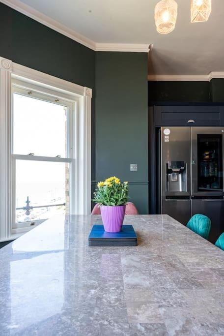 Luxury Duplex Penthouse On The Beach With Panoramic Sea Views Herne Bay Bagian luar foto