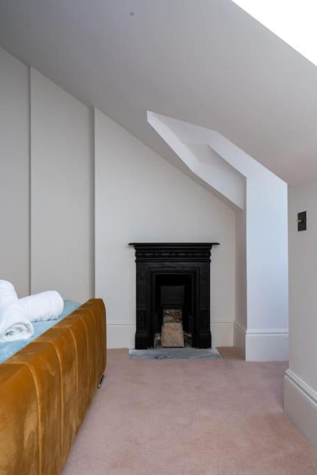 Luxury Duplex Penthouse On The Beach With Panoramic Sea Views Herne Bay Bagian luar foto