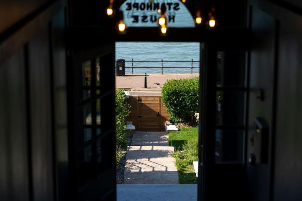 Luxury Duplex Penthouse On The Beach With Panoramic Sea Views Herne Bay Bagian luar foto