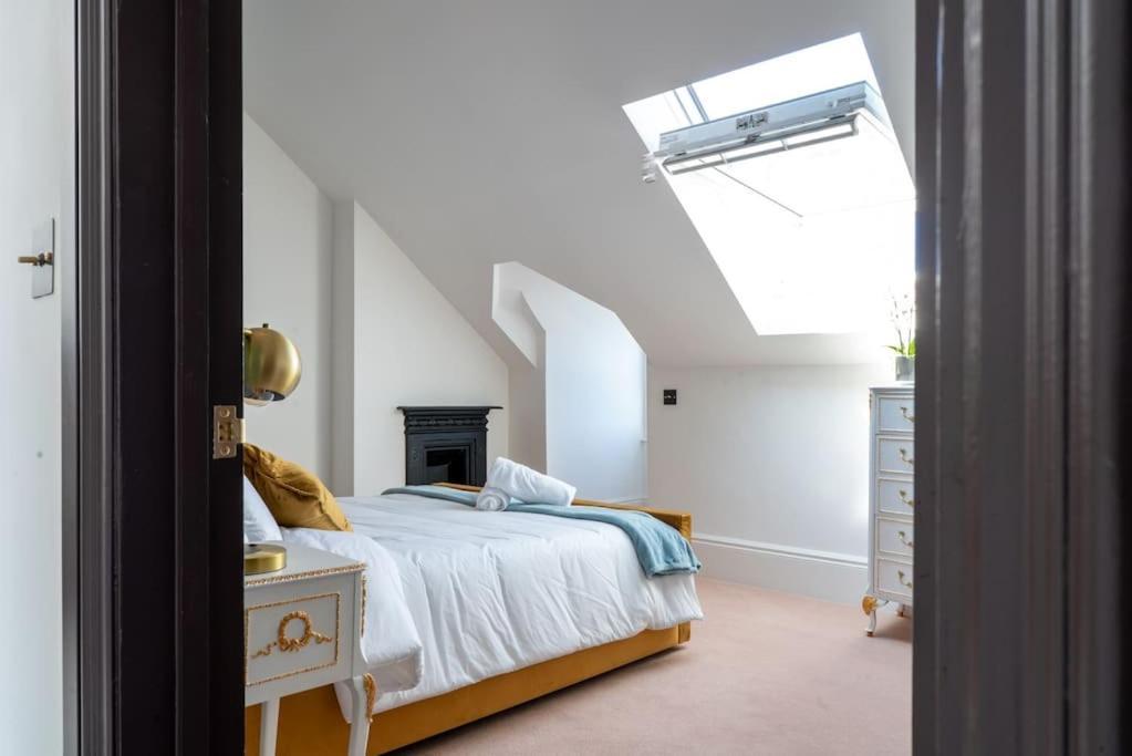 Luxury Duplex Penthouse On The Beach With Panoramic Sea Views Herne Bay Bagian luar foto