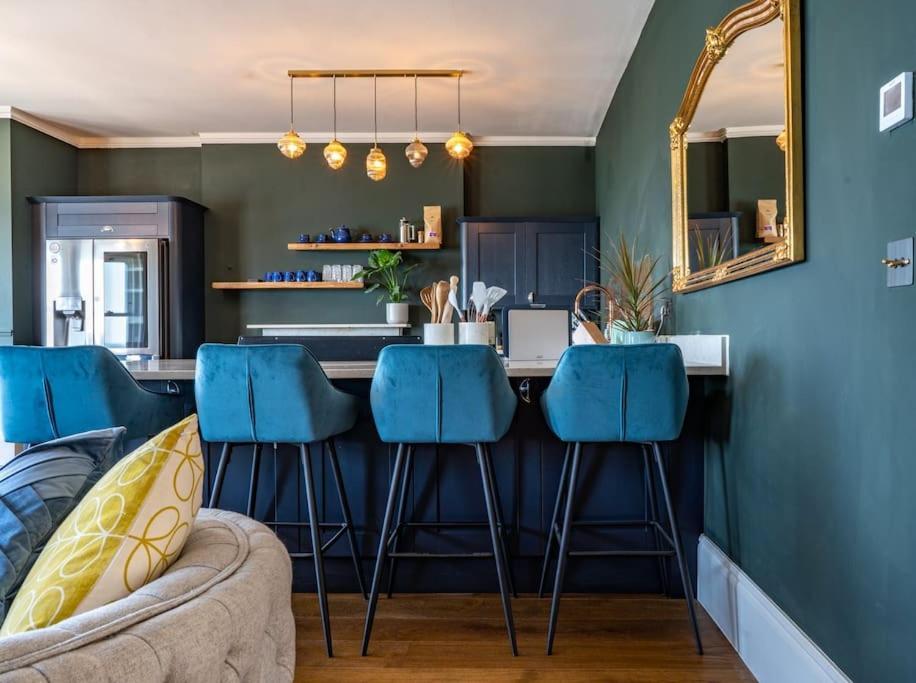 Luxury Duplex Penthouse On The Beach With Panoramic Sea Views Herne Bay Bagian luar foto